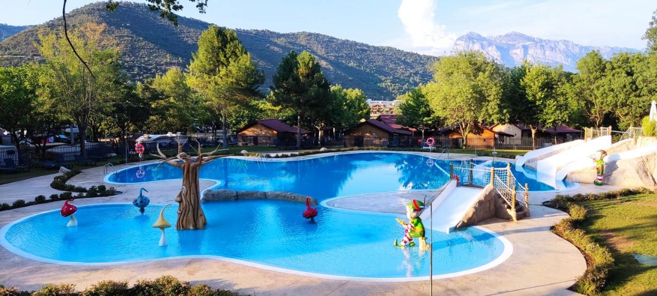Hotel Wecamp Pirineos Boltaña Exterior foto